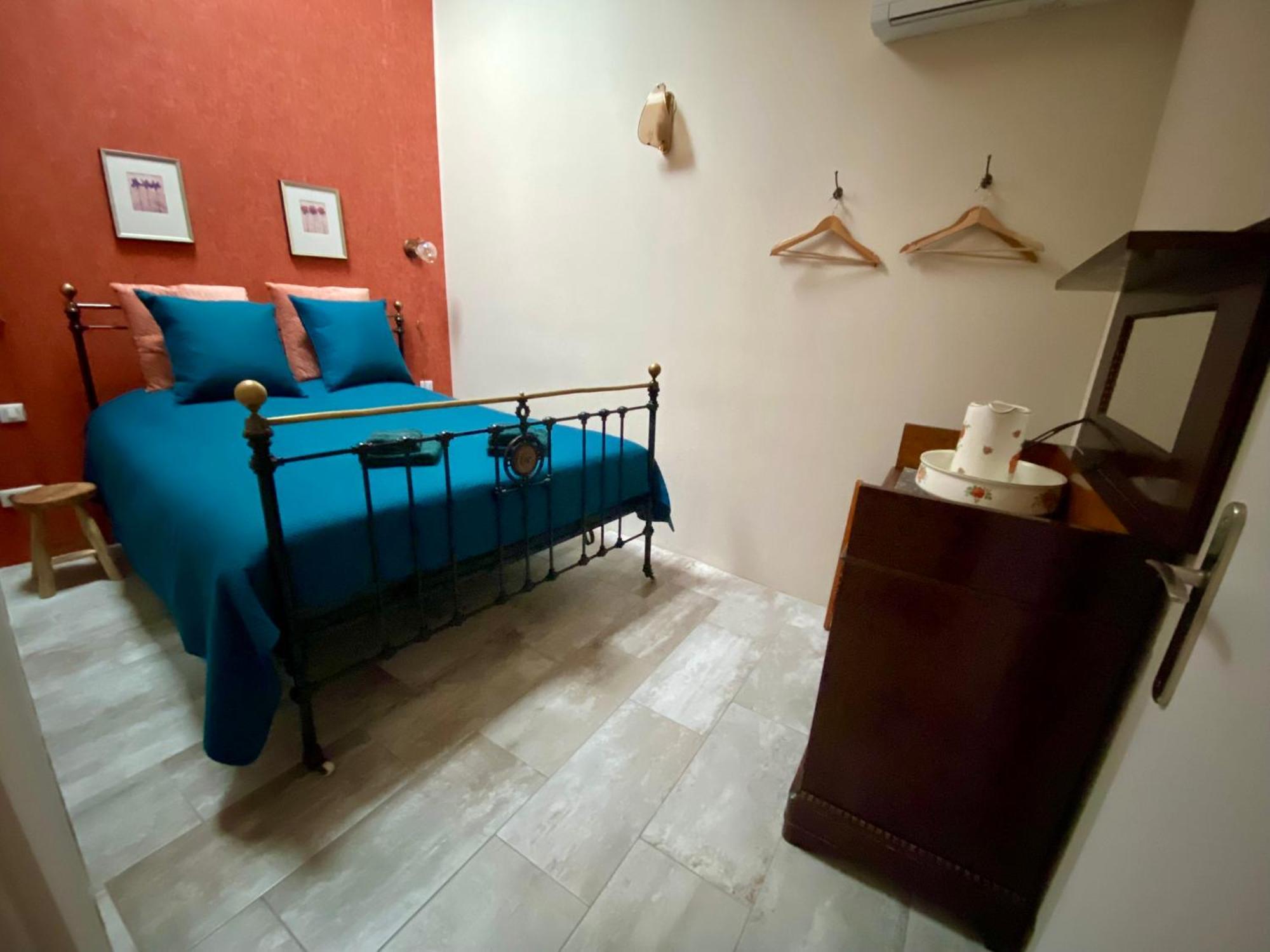 Maison Du Midi, 2 De Charme Apartment